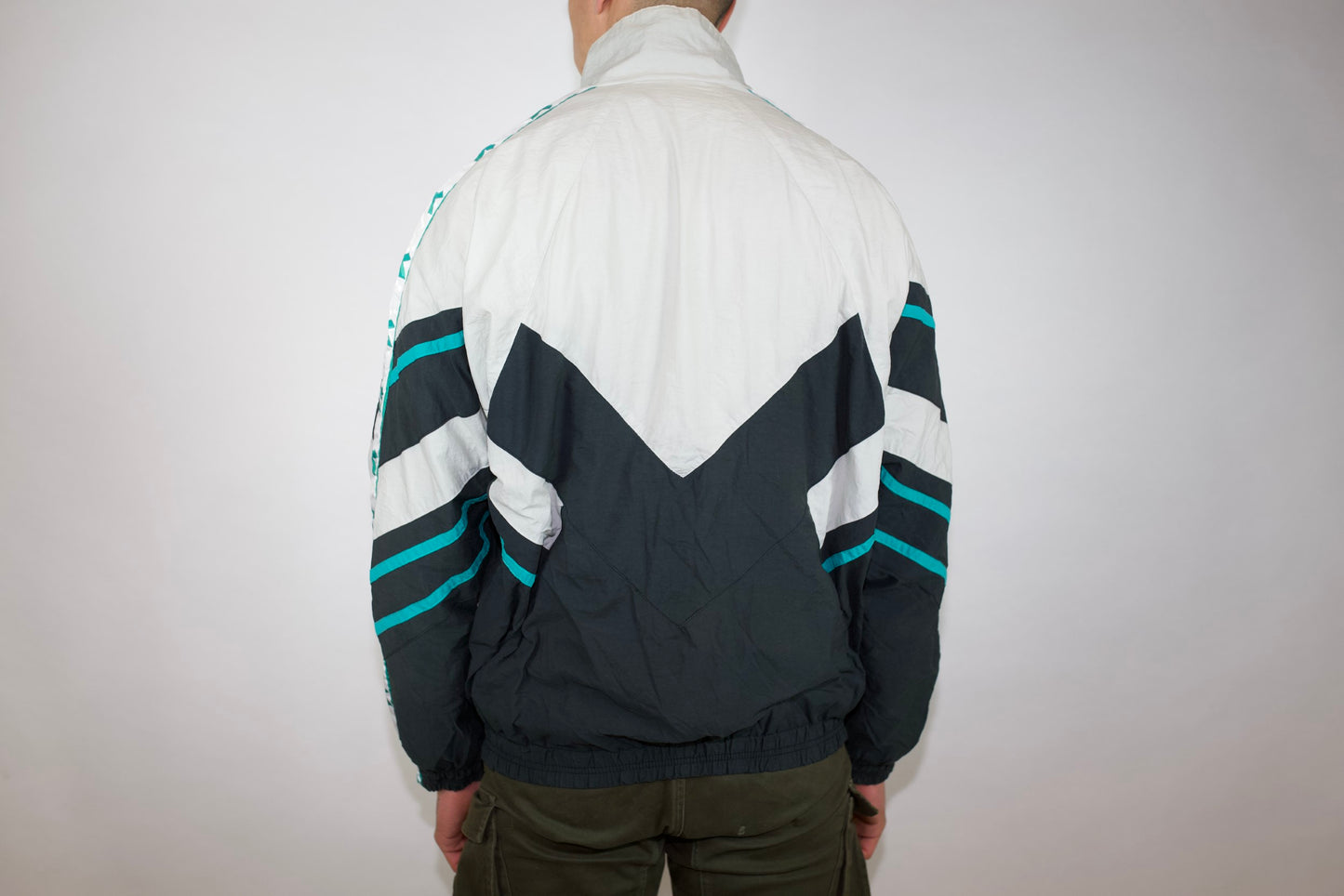 VINTAGE DIADORA 'LIGHT YOUR FIRE' WHITE NAVY GREEN SPRAY JACKET (XL)