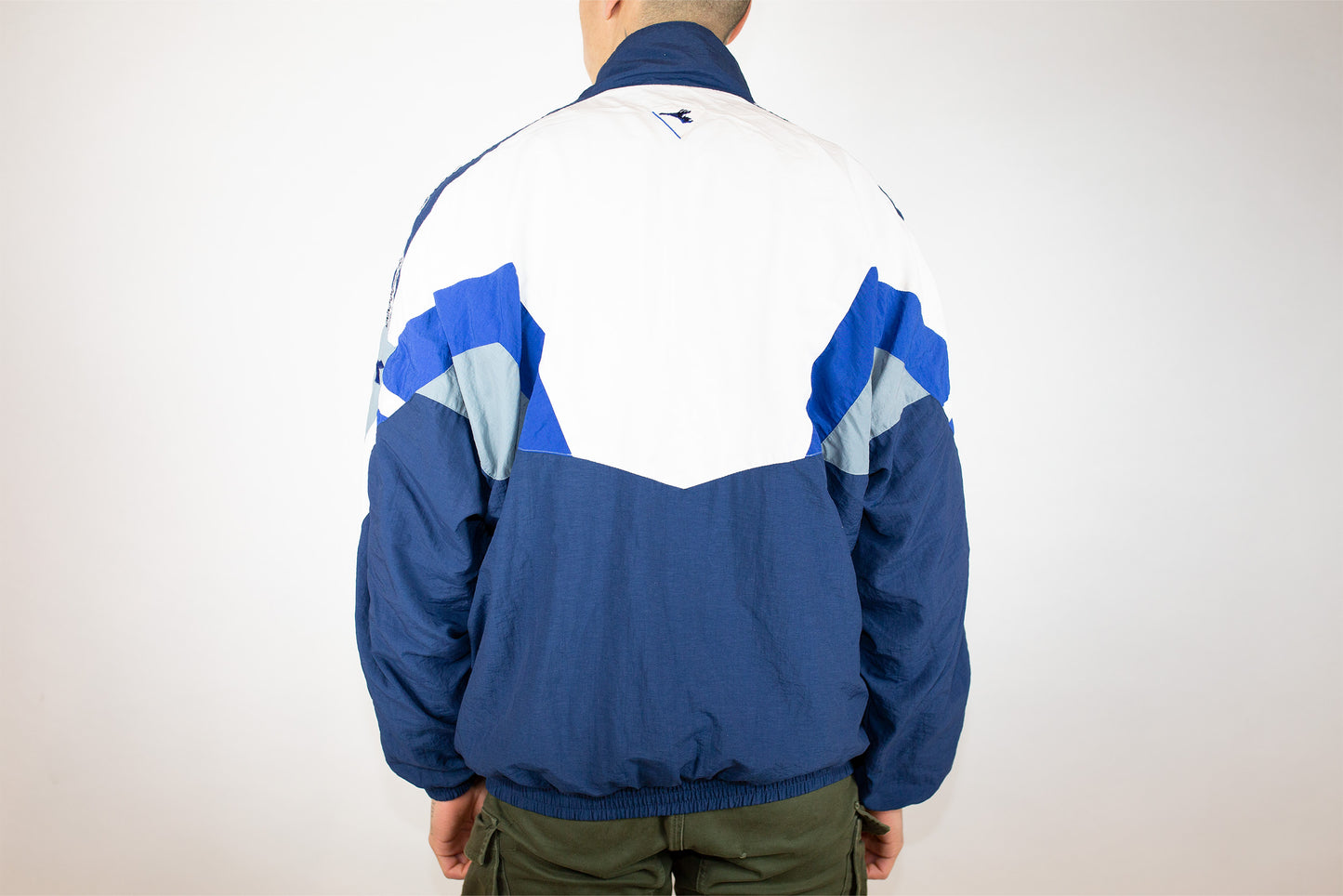 VINTAGE DIADORA ADAWN COLLECTION WHITE BLUE GREY SPRAY JACKET (XXXL)