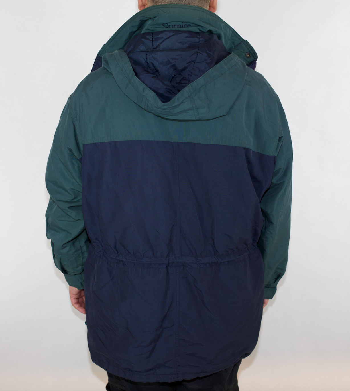 VINTAGE COLUMBIA SPORTSWEAR NAVY BLUE JACKET (TAG FADED - FITS M-L)