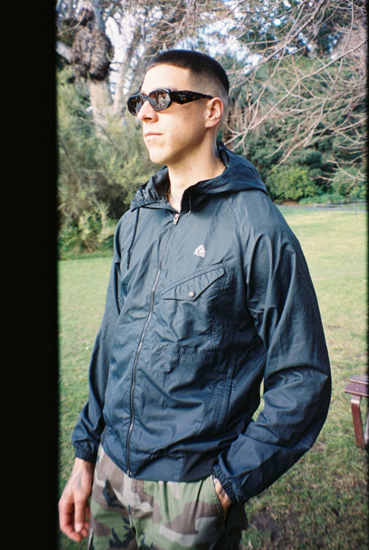 VINTAGE NIKE ACG LUNGS BLACK THIN SPRAY JACKET(XL-FITS L)