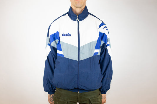 VINTAGE DIADORA ADAWN COLLECTION WHITE BLUE GREY SPRAY JACKET (XXXL)